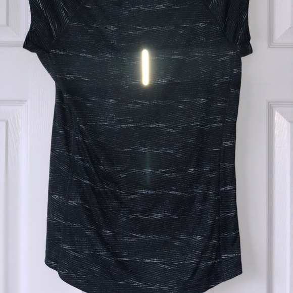 Nike Workout top - Picture 2 of 2